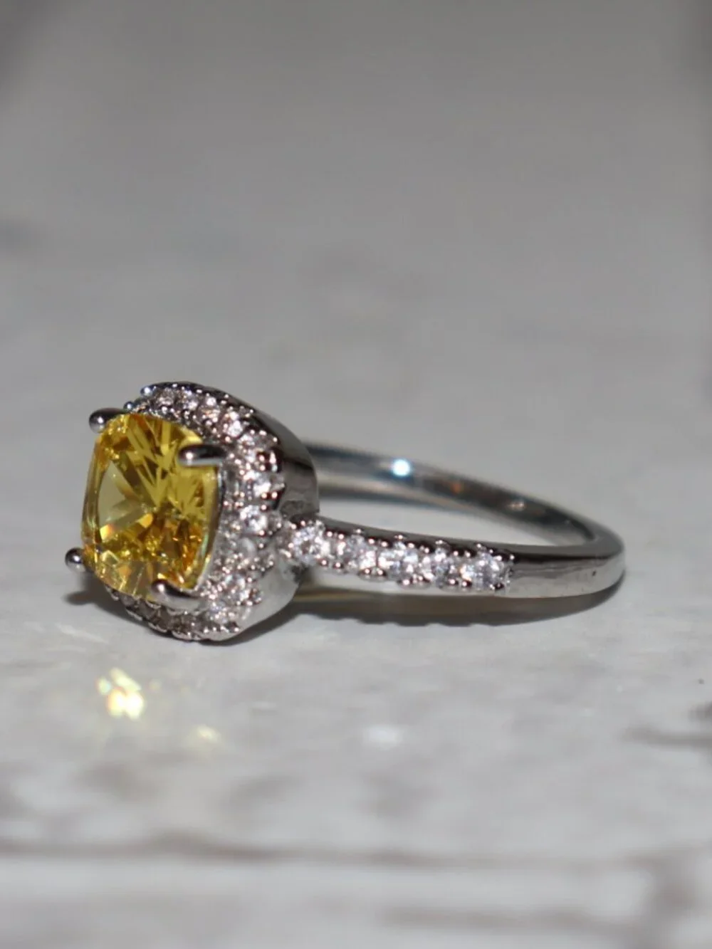 ✨ Size 9.25 Silver Ring · Yellow Cushion‑Cut Stone · NWOT